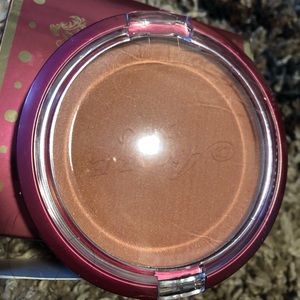 SEALED AMORE MIO 24k COMPACT Mineral Blush, CBL 02